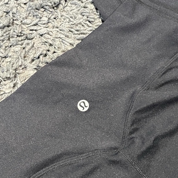 HIGH RISE BLACK LULUS SIZE 6 - Picture 3 of 3